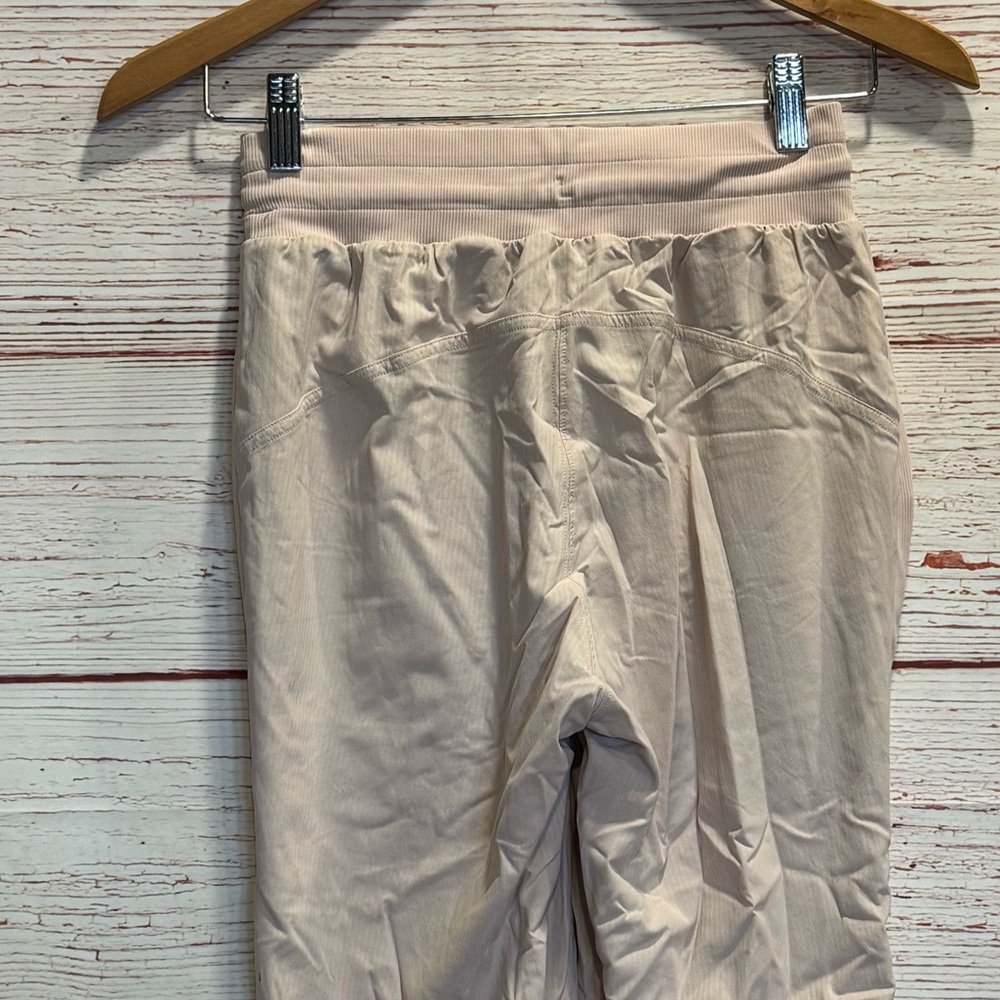 Lululemon Beyond the Studio Jogger in Feather Pink Sz 2 - Picture 11 of 14